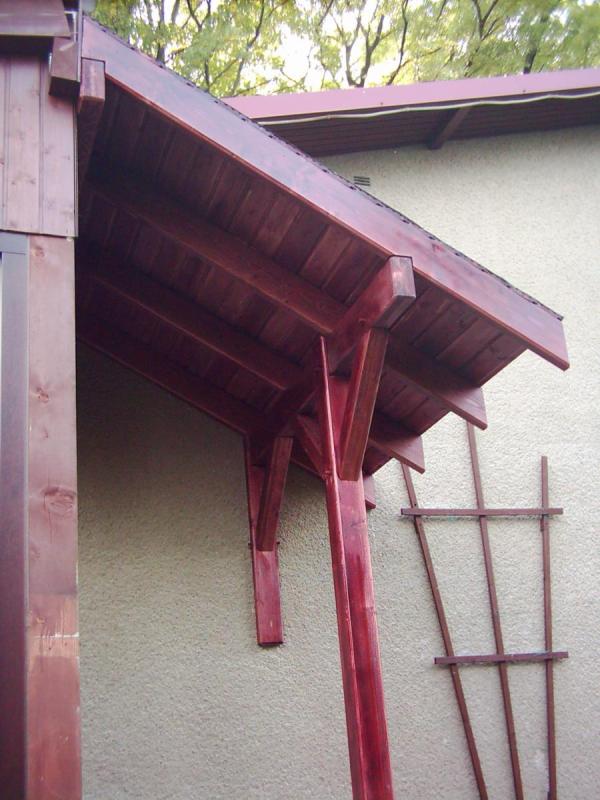 Vordach von einem Wintergarten in rot (Nahaufnahme)