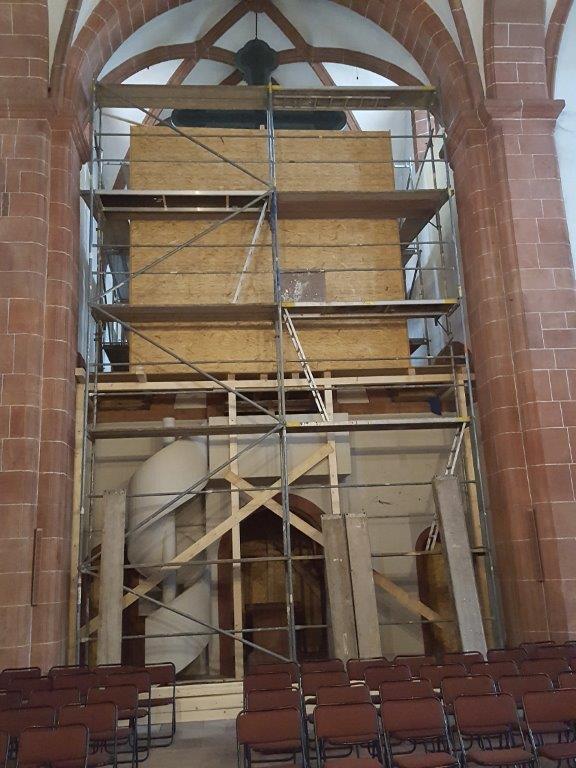 Restauration in der Kirche 