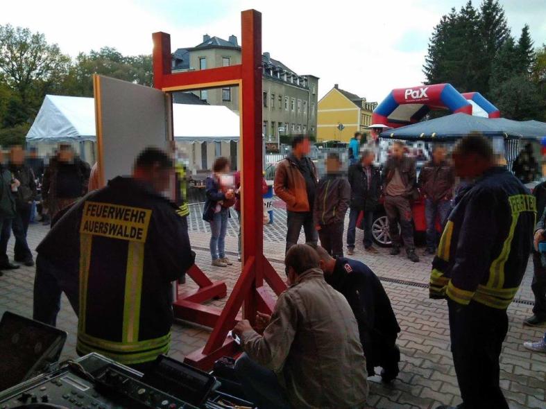 Türen-Test mit der Feuerwehr 